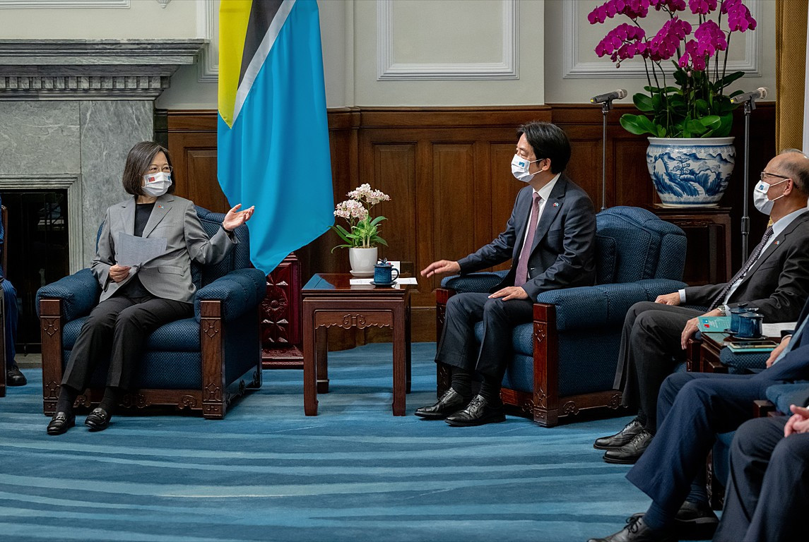 總統蔡英文（左）與副總統賴清德（中）（圖／資料照片，圖源：總統府Flickr）