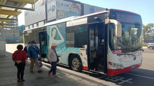 ▲高市公共運輸運量回穩，增加幅度約2成。（圖／記者 許高祥 攝）