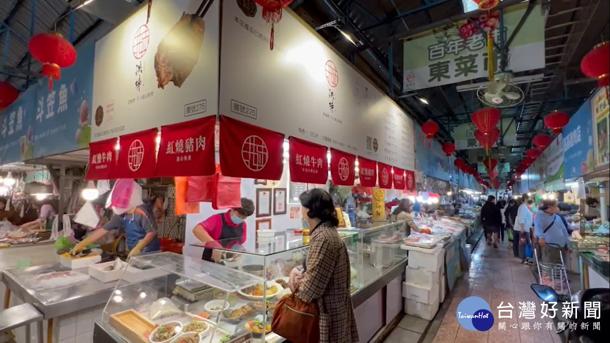 超過百年歷史的東菜市,整修後煥然一新。(莊牧之攝)