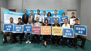 ▲高雄科技大學代表、高市七間區漁會代表及岡山魚市場股份有限公司代表共同簽署「大南方水產高質化產學加值服務合作意向書」。（圖／記者 許高祥 翻攝）