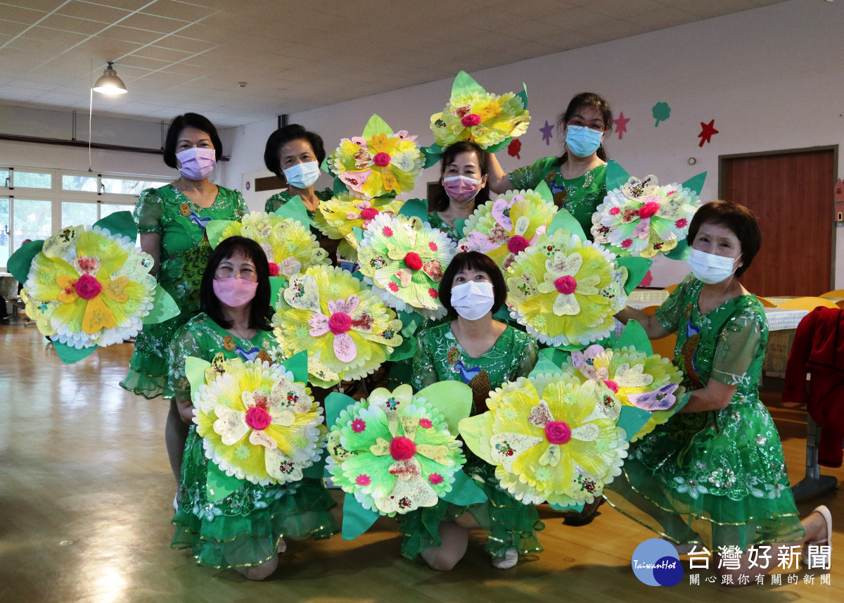  聖保祿醫院超過20年關懷桃園榮家榮民伯伯    提前歡樂過耶誕 精湛表演爺爺樂開懷