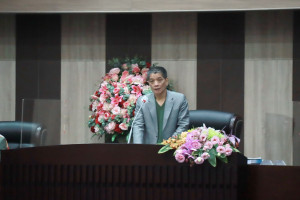 何議長肯定即將卸任的林縣長8年來的用心。（記者扶小萍攝）