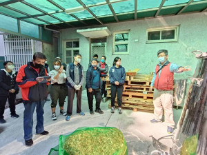 林務局將林業剩餘資材萃取精油，在丹大工作站舉辦「森林精油萃取之訓練實作」課程。