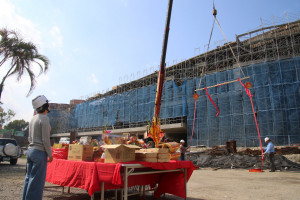 臺東縣圖書館中心興建工程上樑　明年底完成硬體工程