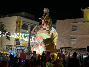 竹藝燈會試點燈福兔與大家共迎新年。（竹山公所提供）