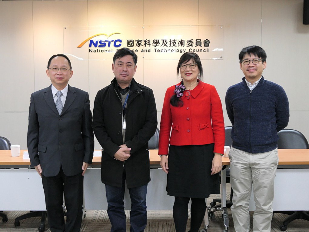 左起為國立臺北教育大學自然科學教育學系含博士班周金城主任、國科會人文處林明仁處長、國立臺灣師範大學科學教育研究所邱美虹教授及國立臺灣師範大學雙語教育推動辦公室執行秘書廖弘民助理教授(圖/國家科學及技術委員會)