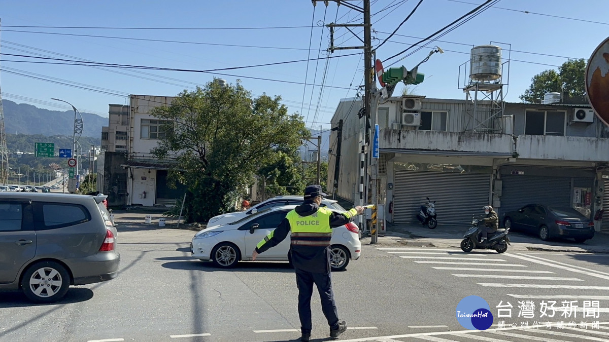 大溪分局為因應大量車潮、人潮湧入，提供建議替代道路，將派員於易壅塞路段加強疏導。<br /><br />
<br /><br />
