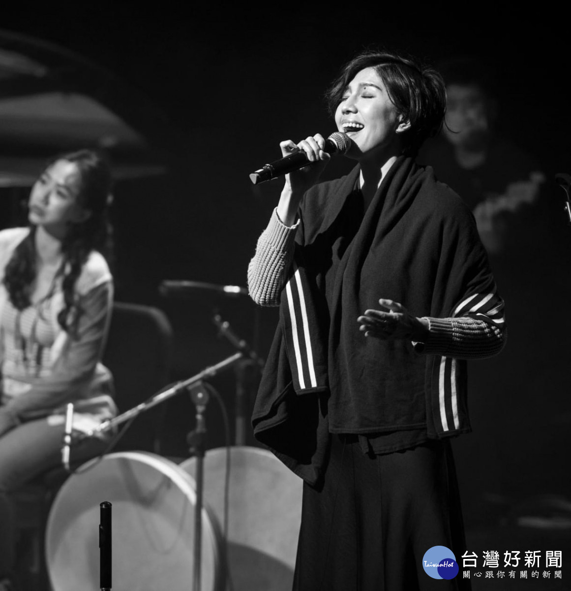 「梨山耶穌堂新年音樂會」由「遇見喬安娜樂團」與梨山國中小的泰雅古謠合唱團攜手演出。