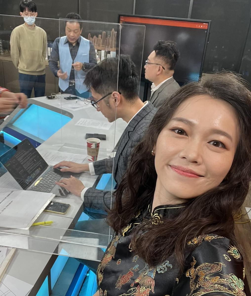 (圖/吳欣岱臉書)台獨美女醫師吳欣岱嗆辣敢言,綠營名嘴拱她下高嘉瑜。