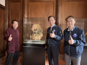 刻劃生命天然本色，黃媽慶木雕展開幕。圖／彰化縣文化局提供