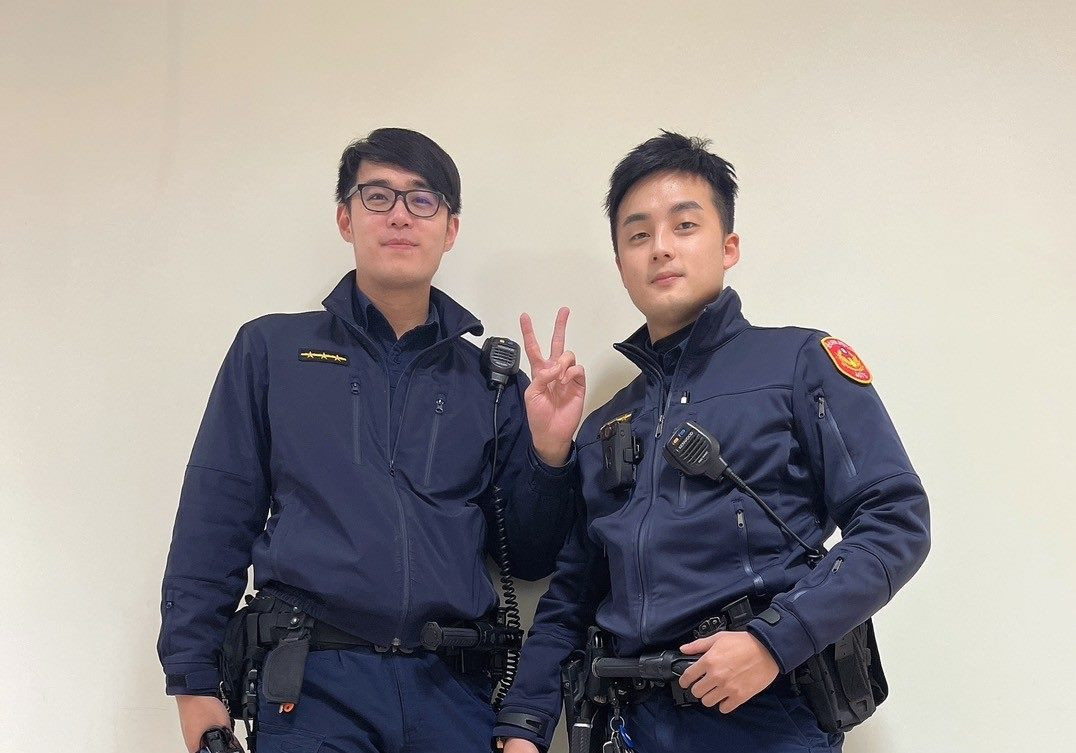 台北市大安警分局敦化南路派出所警員翁豪廷、張棋鈞(圖/台北市警局大安分局提供)