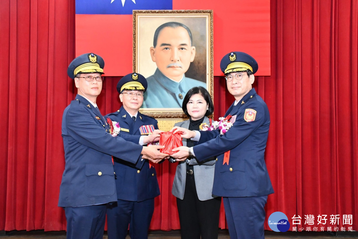 雲林卸、新任警察局長交接典禮，新任局長林故廷上任/李光揚翻