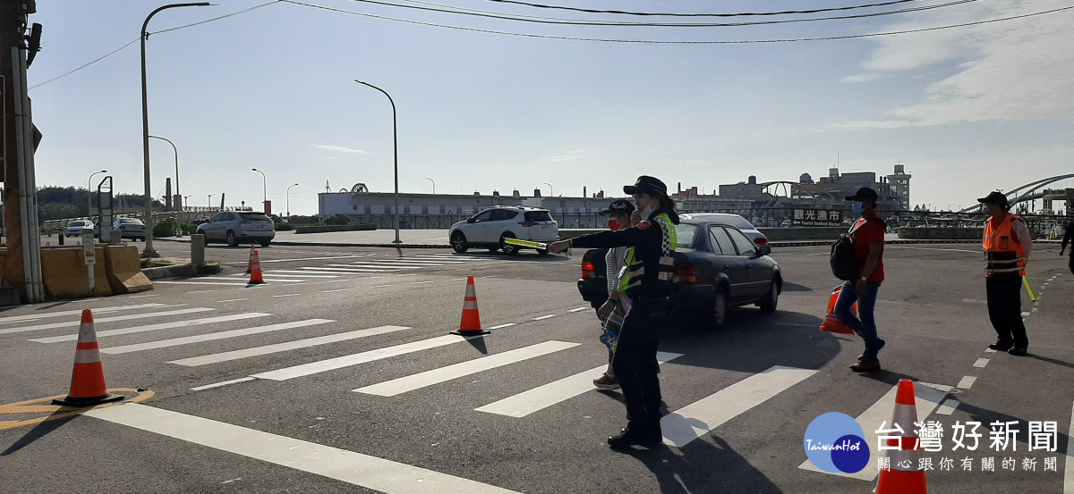 楊梅警分局春節期間為鄉親整理相關替代道路，避開易壅塞路段，使旅程更加舒適與快樂。