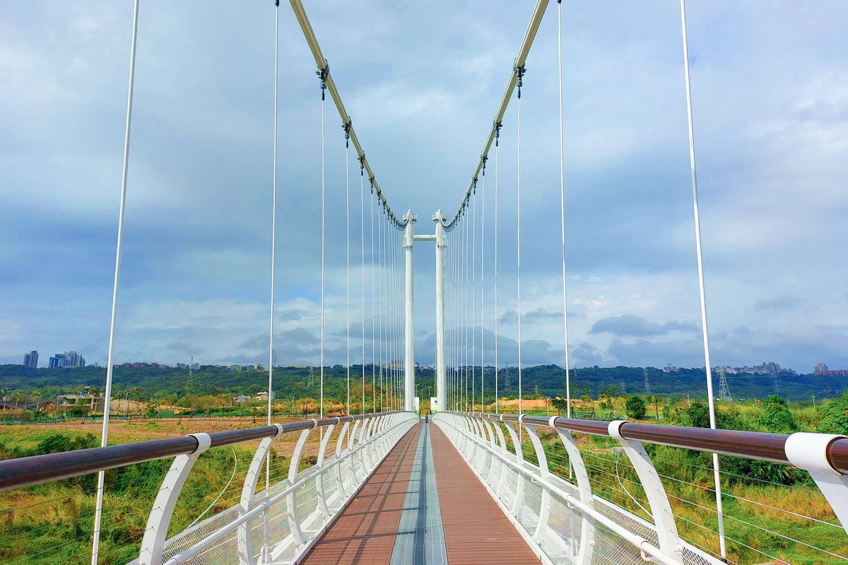 橫跨大漢溪兩岸的大溪中庄吊橋，將於1月20日正式啟用，成為大溪亮眼新地標。