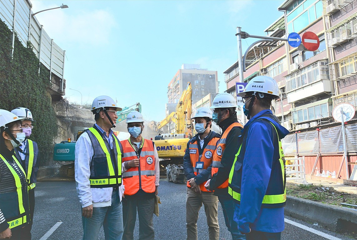 台北市副市長李四川(中左1)(圖/台北市府工務局新建工程處)