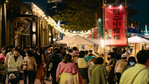 ▲南部走春「駁二小夜埕」真夯，人潮絡繹不絕。（圖／記者 許高祥 翻攝）