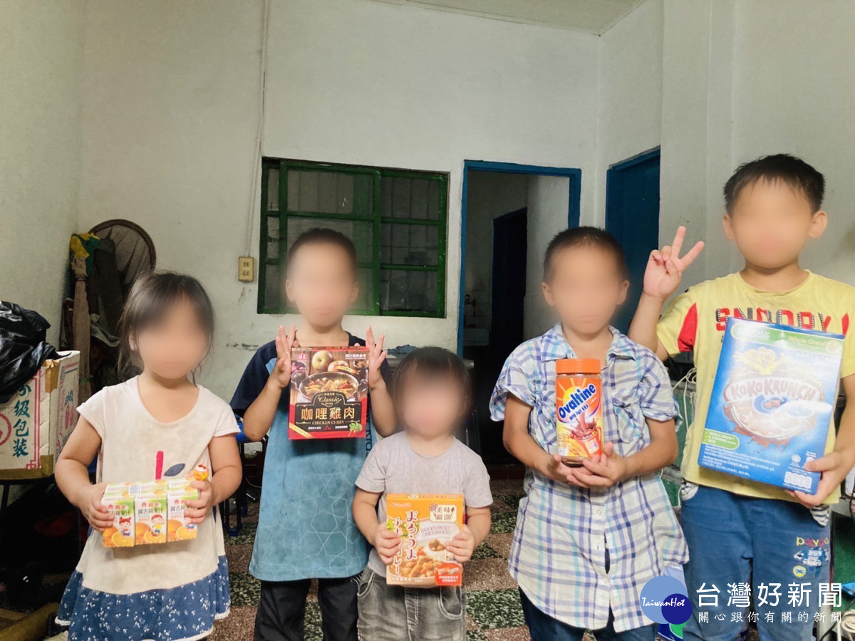 健康紅包為學齡前幼童添購奶粉等營養品,並為三餐不均孩童提供送餐服務,長期穩定孩子的餐食(台灣世界展望會提供)