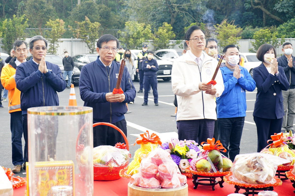 「國道1號中豐交流道新建工程暨主線配合改善工程」舉行開工祈福典禮。