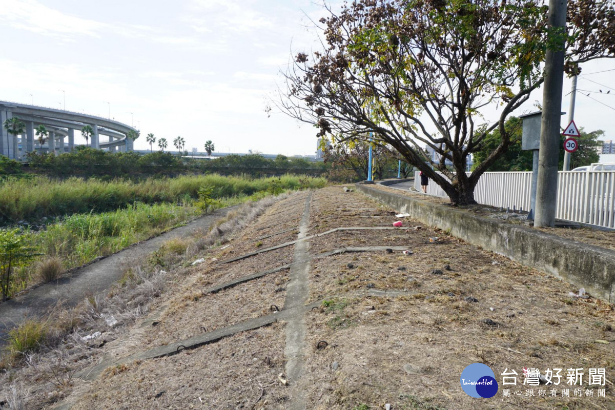 水利署同意提供河川地，讓旱溪西路自行車道移到堤頂。