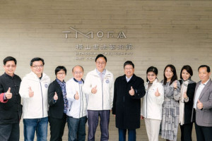 張市長歡迎楊縣長造訪桃園。