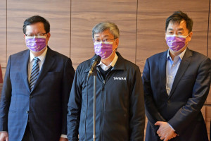 行政院長陳建仁接受媒體聯訪。