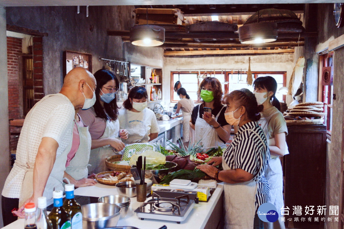 「青年投入永續發展行動計畫」輔導團隊～雙口呂文化廚房新住民人生廚房課程。