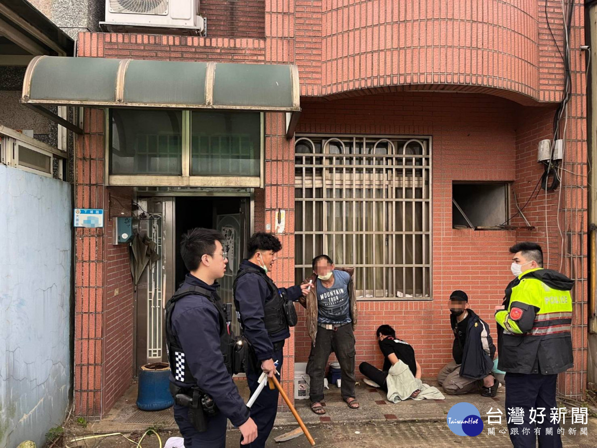鎖定無人空屋行竊,大園巡警當場查獲3竊嫌。