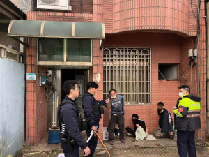 鎖定無人空屋行竊，大園巡警當場查獲3竊嫌。
