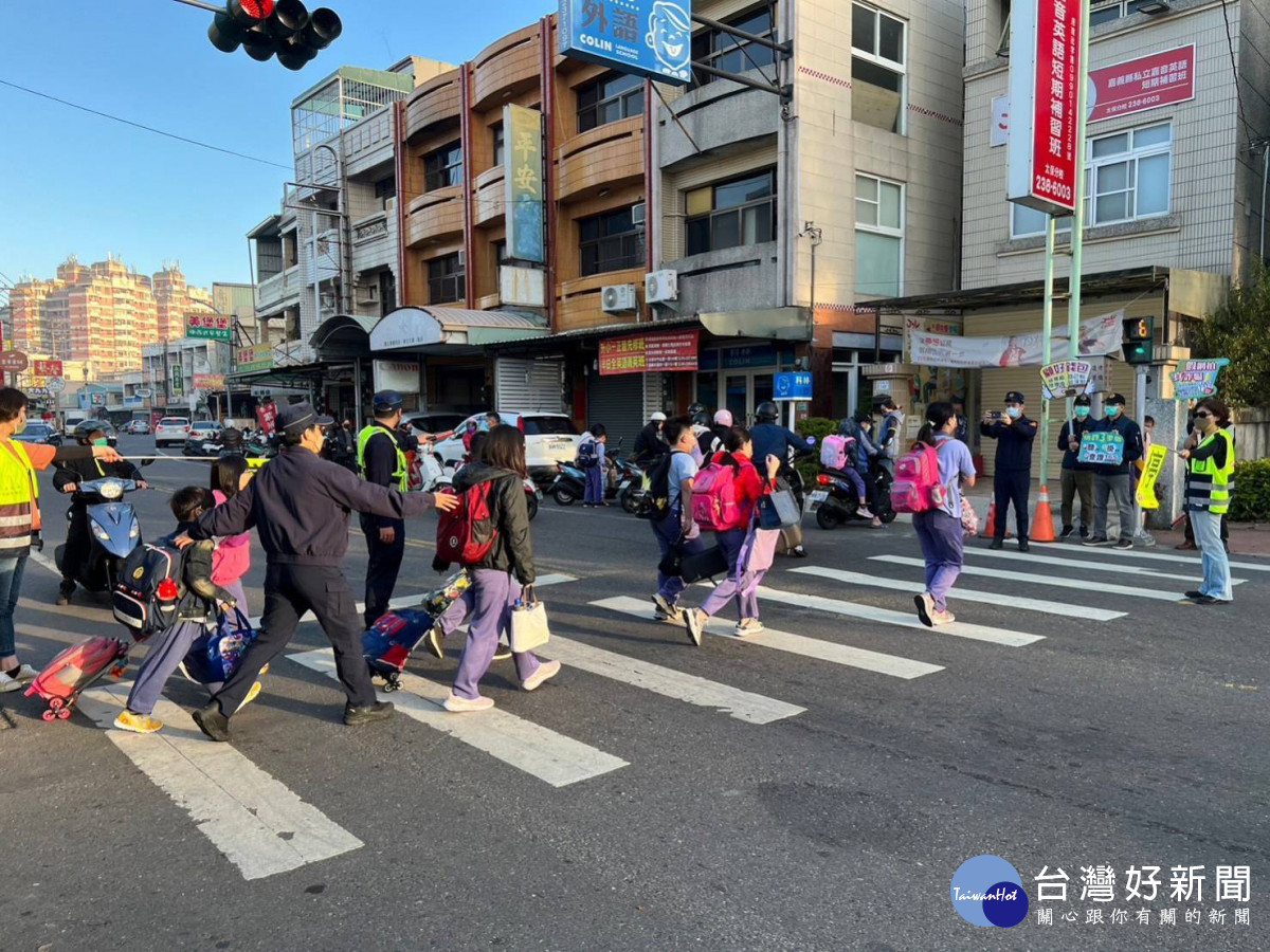 水上警分局規劃護童勤務，以維護周邊學童上學人身及交通安全／陳致愷翻攝