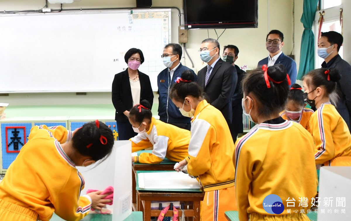 校園開學日縣長視察校園消毒防疫情況。圖／彰化縣政府提供