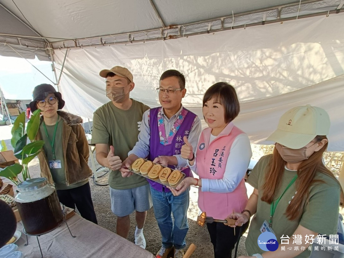 今年活動與在地大北坑青年合作推出活動專屬的客家風味雞蛋糕。<br /><br />
