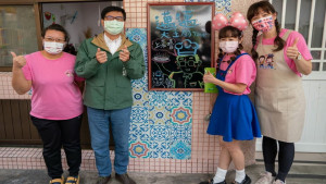 ▲陳其邁宣佈高市公幼延長照顧7月上路。（圖／記者 許高祥 翻攝）