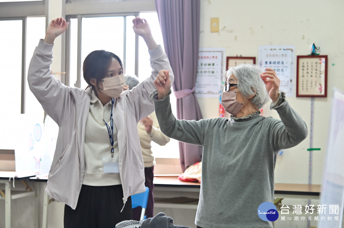 清華醫學生前進偏鄉　見習居家醫療