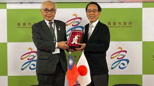 ▲高市府力推淨零建築，邀請高雄建築產業相關公會與「日本大阪府建築士事務所協會」共六方簽訂合作意向書。（圖／記者 許高祥 翻攝）