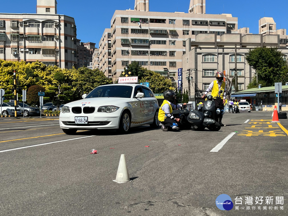 交通部自108年起推動「機車考照駕訓班訓練計畫」。<br />
<br />
