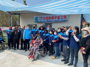台灣善種子義工團協助信義鄉民眾蓋屋，給弱勢的他一個家。