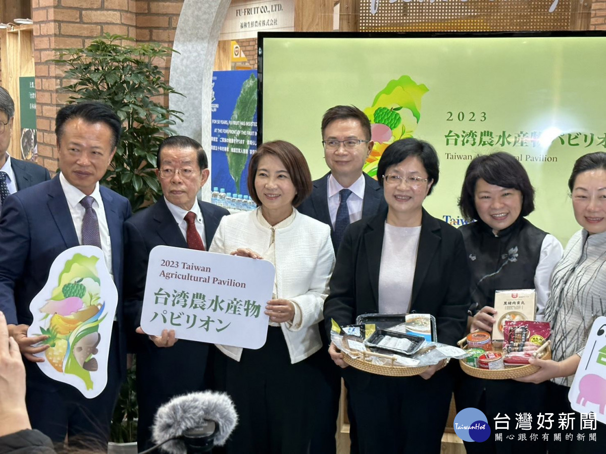 東京食品展開幕　周春米祝屏東隊訂單長紅