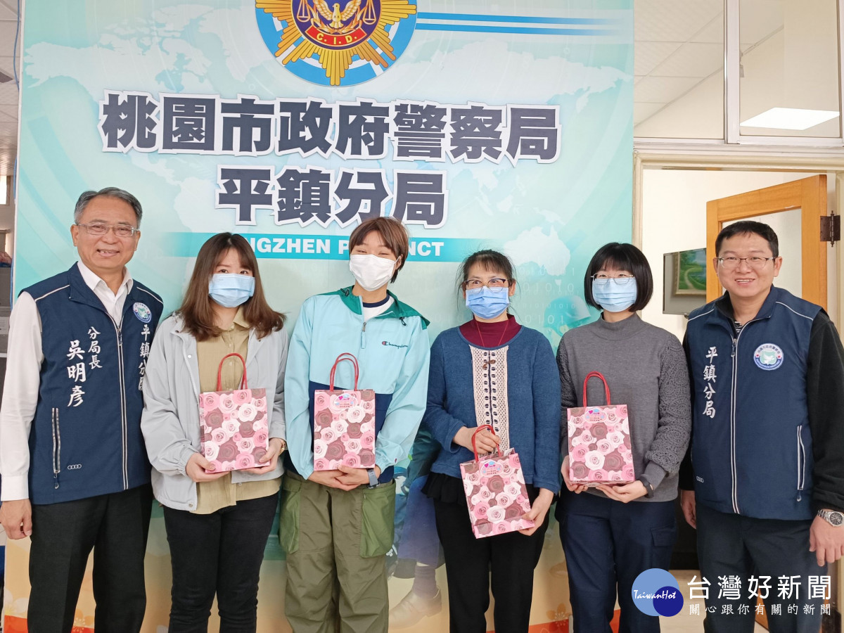 桃市警局慶祝婦女節，獻禮關懷警政女性員工。