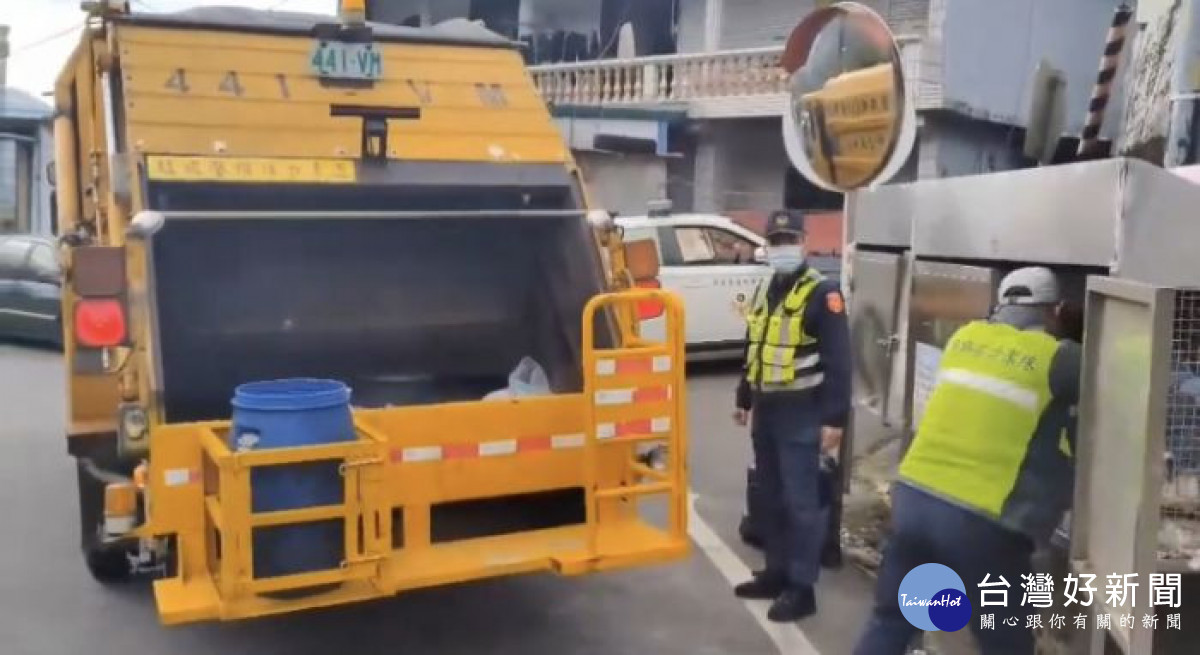 全面防詐，警方結合垃圾車宣導深入轄區角落。