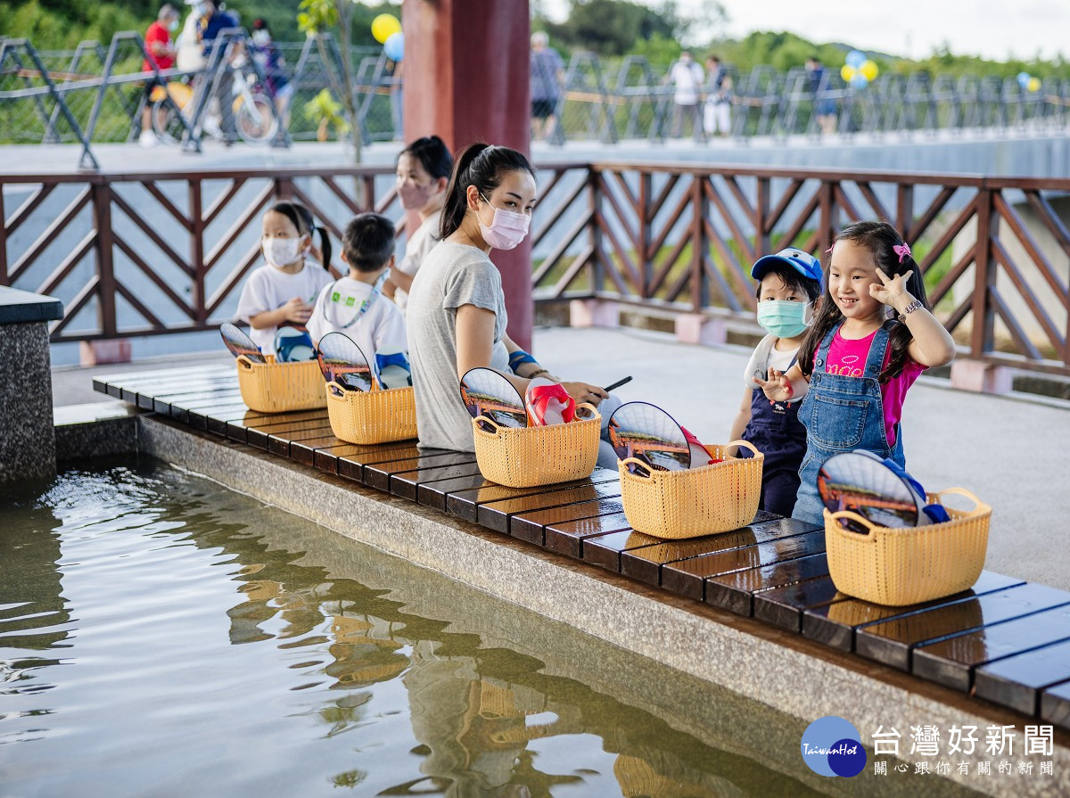 萬里「大鵬足湯公園」　溫泉泡腳池免費提供旅客體驗