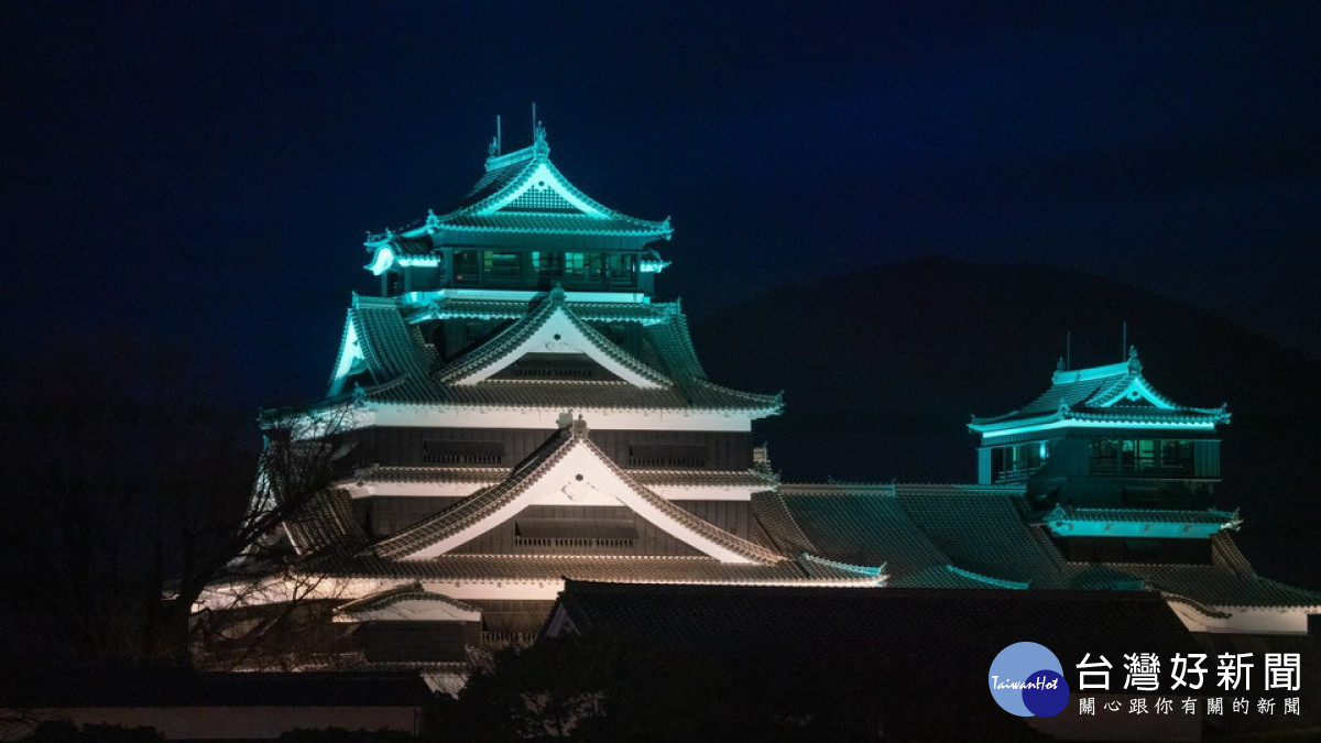 ▲熊本城首度打上「彩帶高」色彩燈歡迎高雄訪團。（圖／記者 許高祥 翻攝）