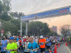 2023晨曦麥香「戀戀風塵」馬拉松吸引逾3000名跑友共襄盛舉。