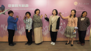 ▲主辦及策展單位共同為防範性別暴力齊心努力簽署。（圖／記者 許高祥 翻攝）