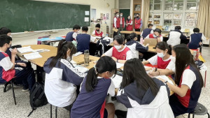 ▲高市辦理中學自然學科競賽，210名國中生組隊挑戰團隊默契。（圖／記者 許高祥 翻攝）
