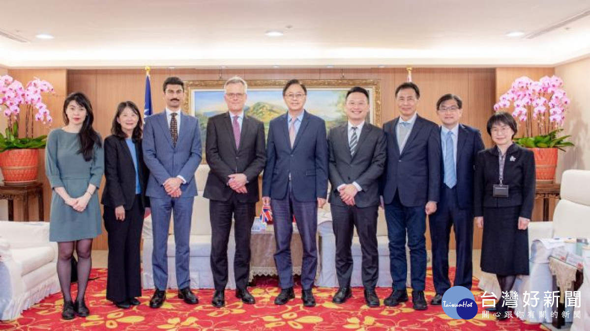 英國在台辦事處代表鄧元翰率領團隊拜會桃園市政府。