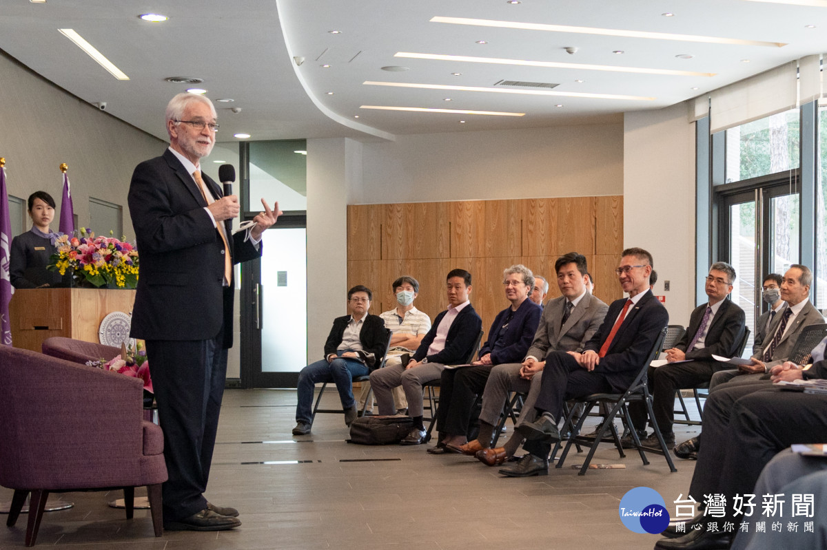 加強研究交流與人才培育　清華大學與伊利諾大學系統簽訂合作備忘錄