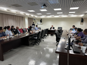 王副縣長接待新加坡國家環境局訪問團。（記者扶小萍攝）