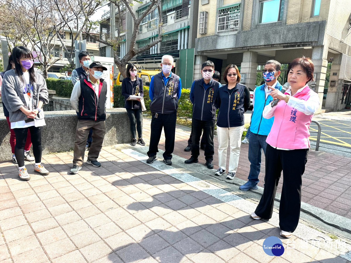 立委楊瓊瓔及臺中市議員賴朝國邀集市府相關單位現勘福仁環保公園，評估新建福仁里市民活動中心可行性。