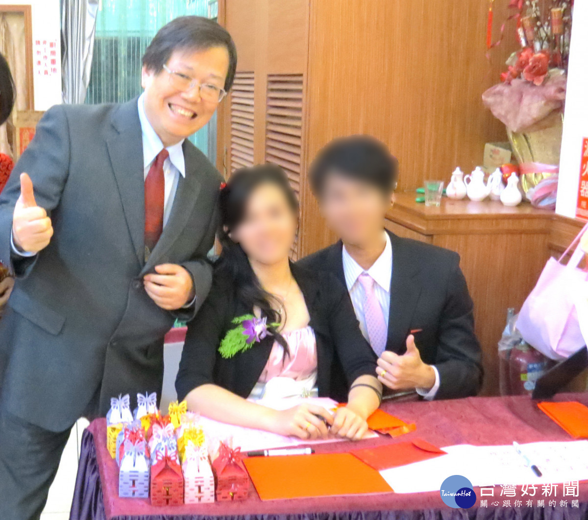 參加新人喜慶,徐乃義主任認為關鍵是靠自己!
