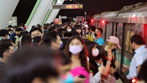 ▲Black Pink演唱會創高捷運量256,252人次。（圖／記者 許高祥 翻攝）